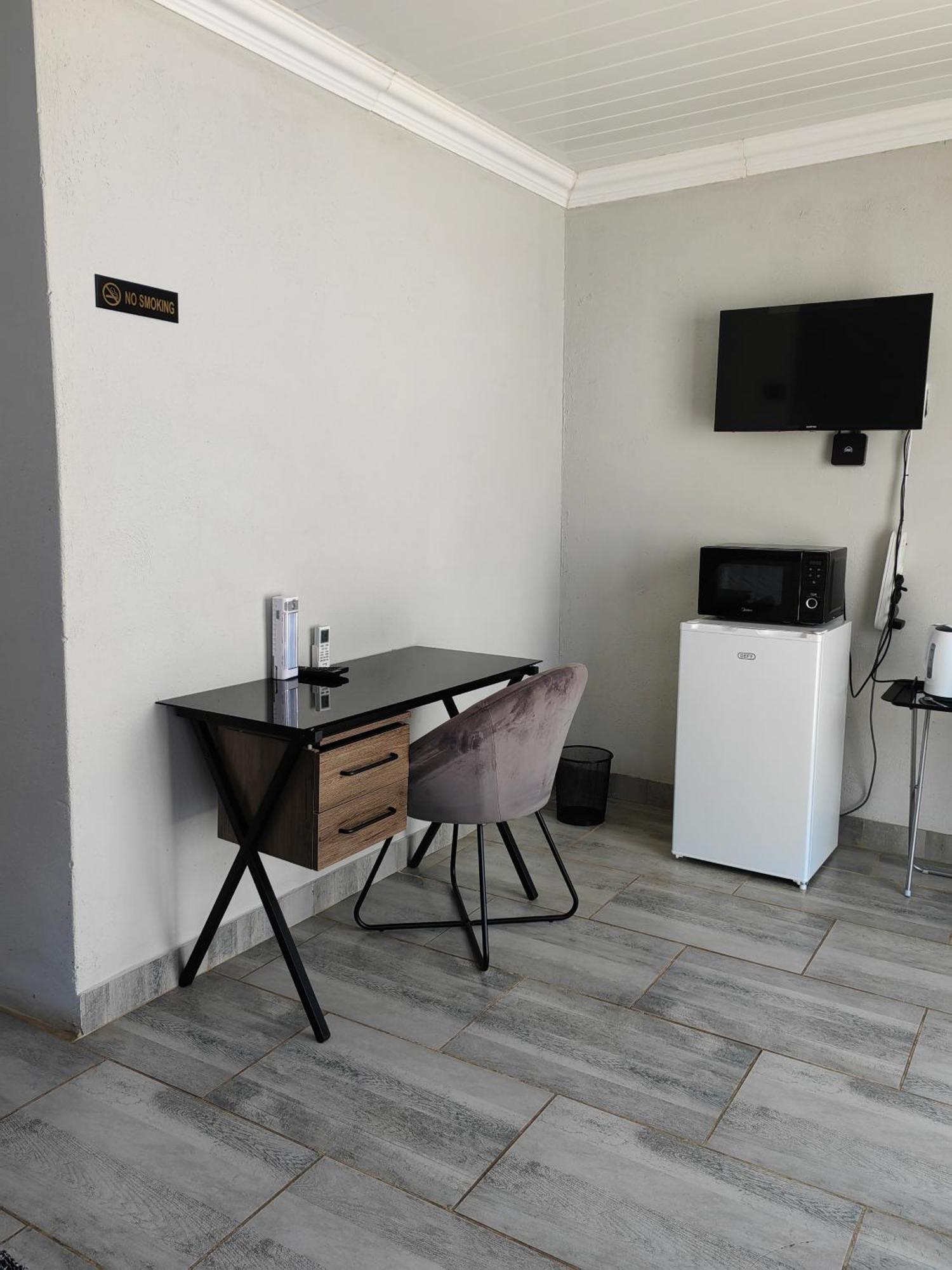 Back Of The Moon Guesthouse Kuruman Ngoại thất bức ảnh