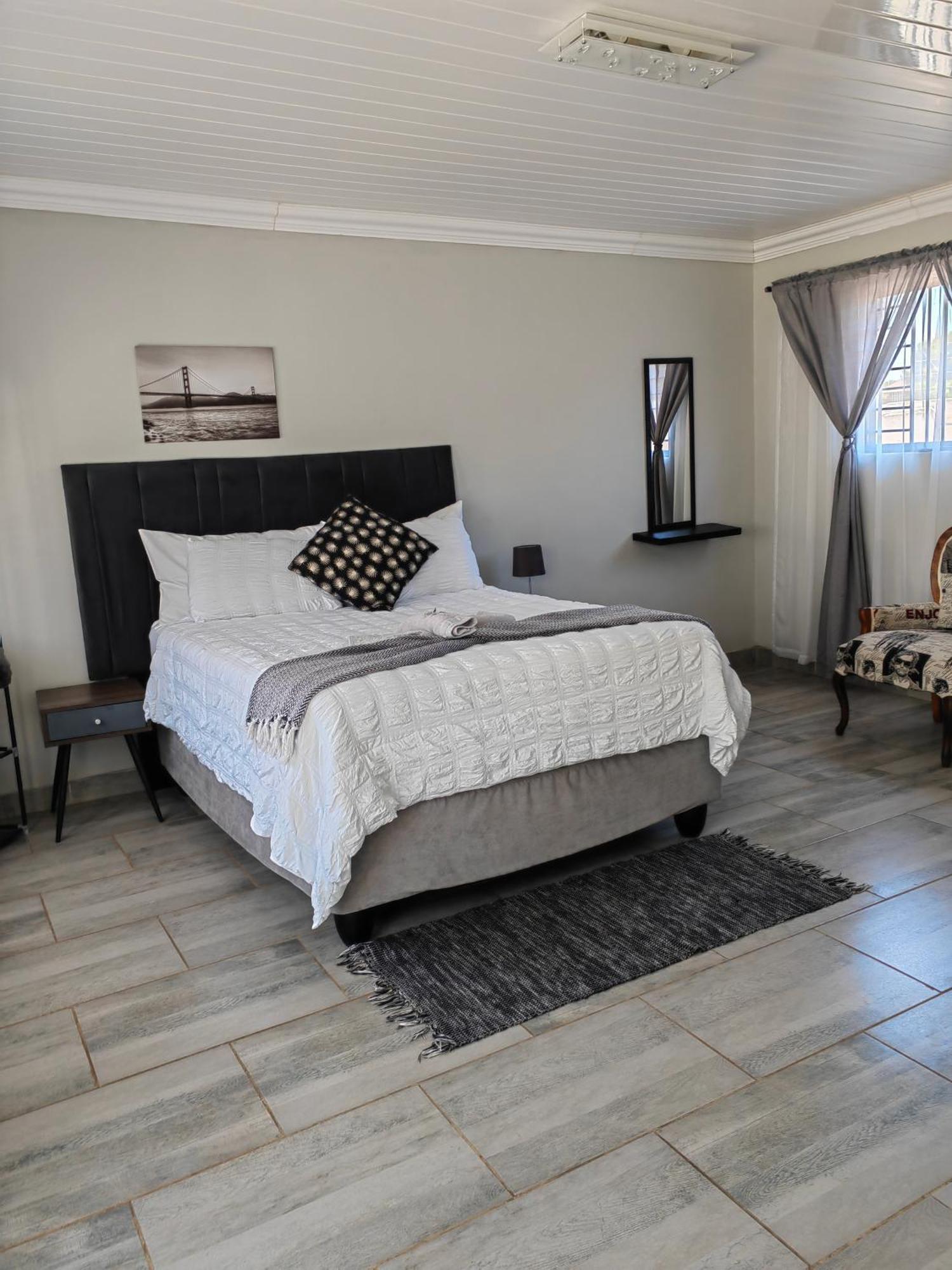 Back Of The Moon Guesthouse Kuruman Ngoại thất bức ảnh