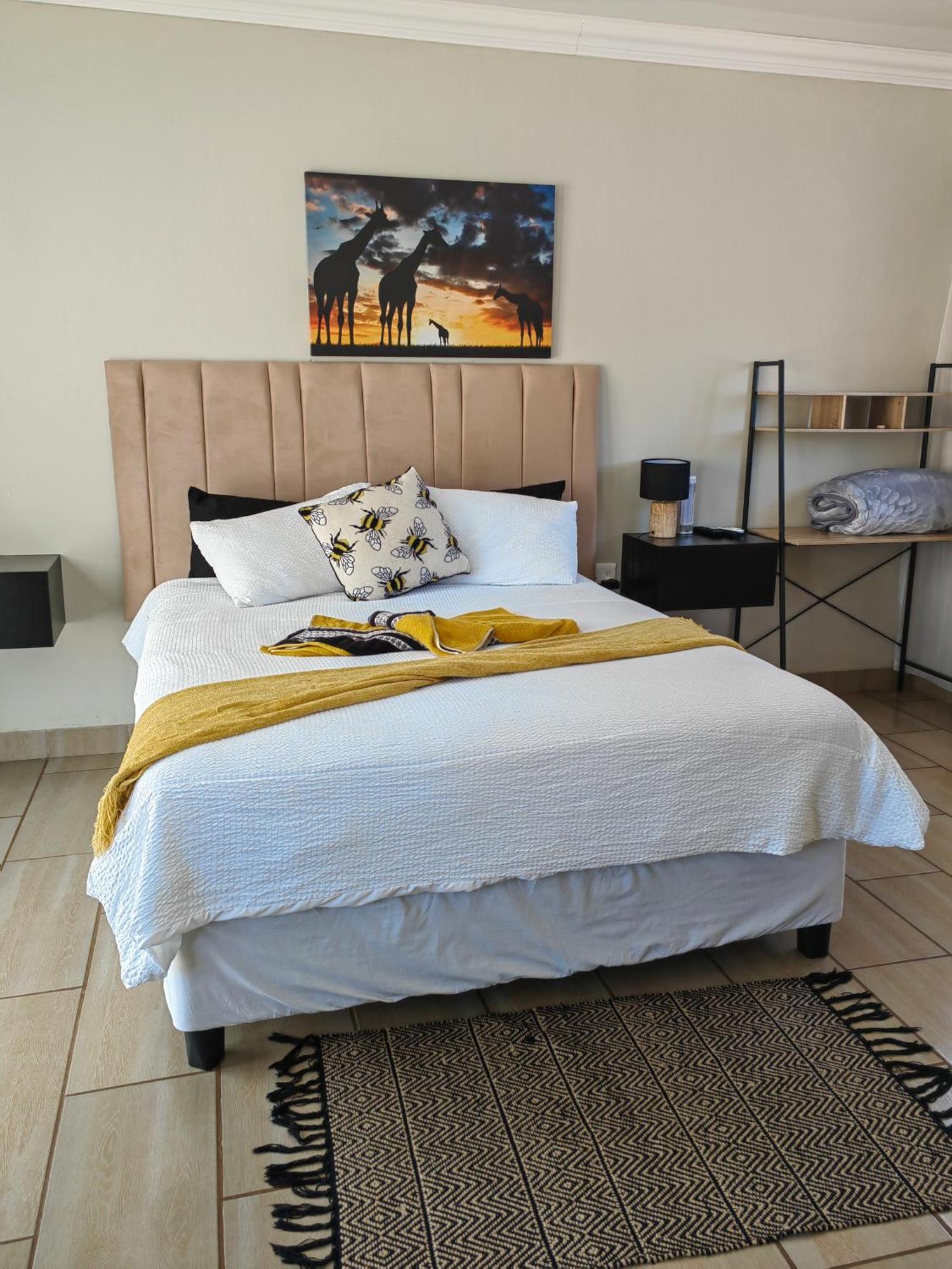 Back Of The Moon Guesthouse Kuruman Ngoại thất bức ảnh
